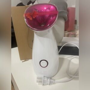 Facial steamer